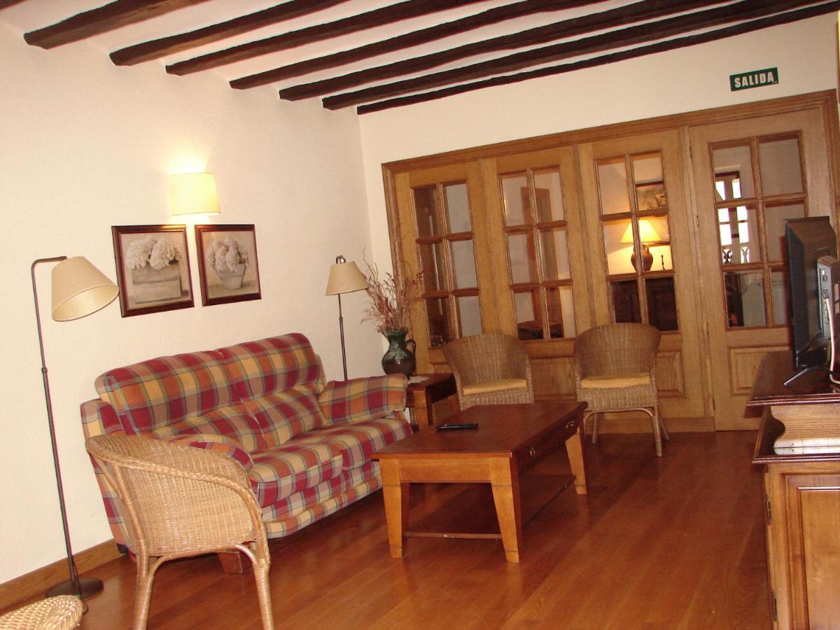 Apartamentos Lazkano I Y II Uharte-Arakil Zewnętrze zdjęcie
